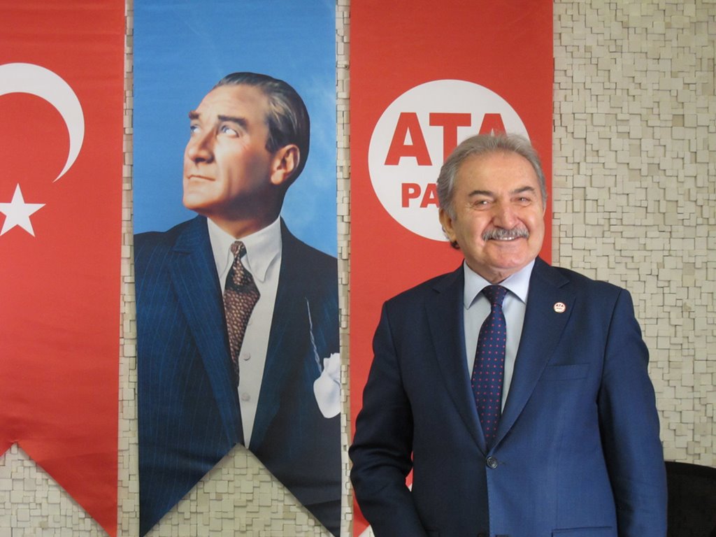 Zeybek’ten AYM Başkanı ve üyelerine çağrı: “Neden hala susuyorsunuz?”