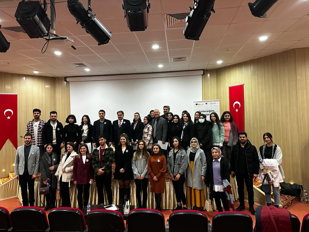 Üniversite  Öğrencileri ‘Geleceğim’ projesiyle geleceğe hazırlanıyor