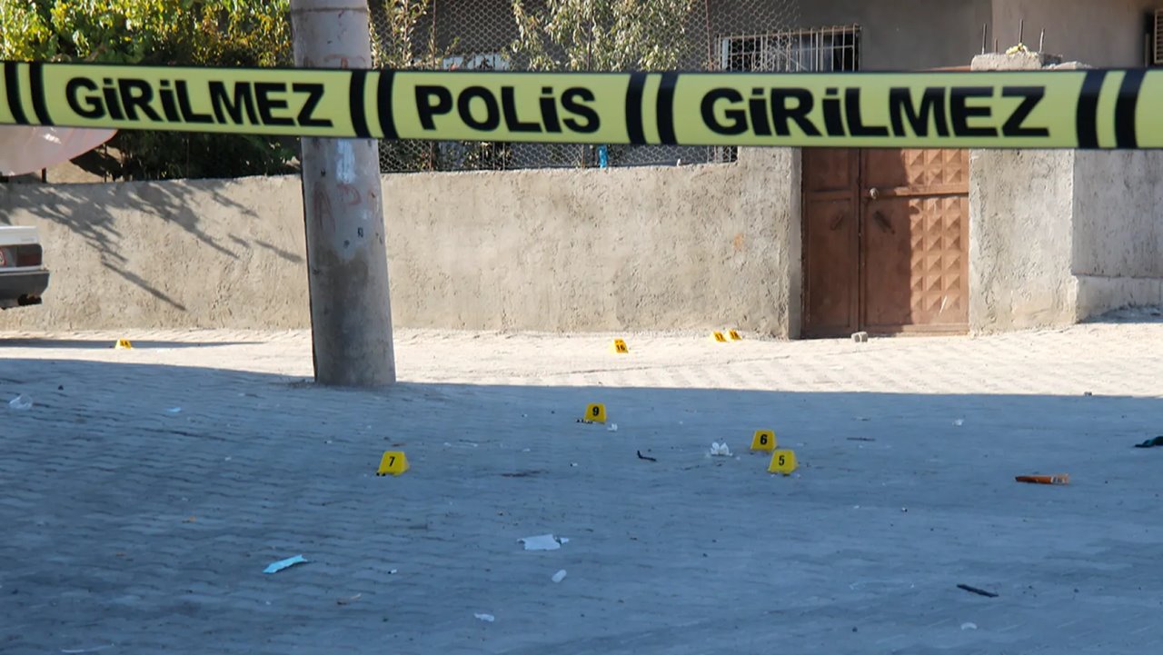Van’da köy korucusu önce eşini öldürdü, sonra intihar etti