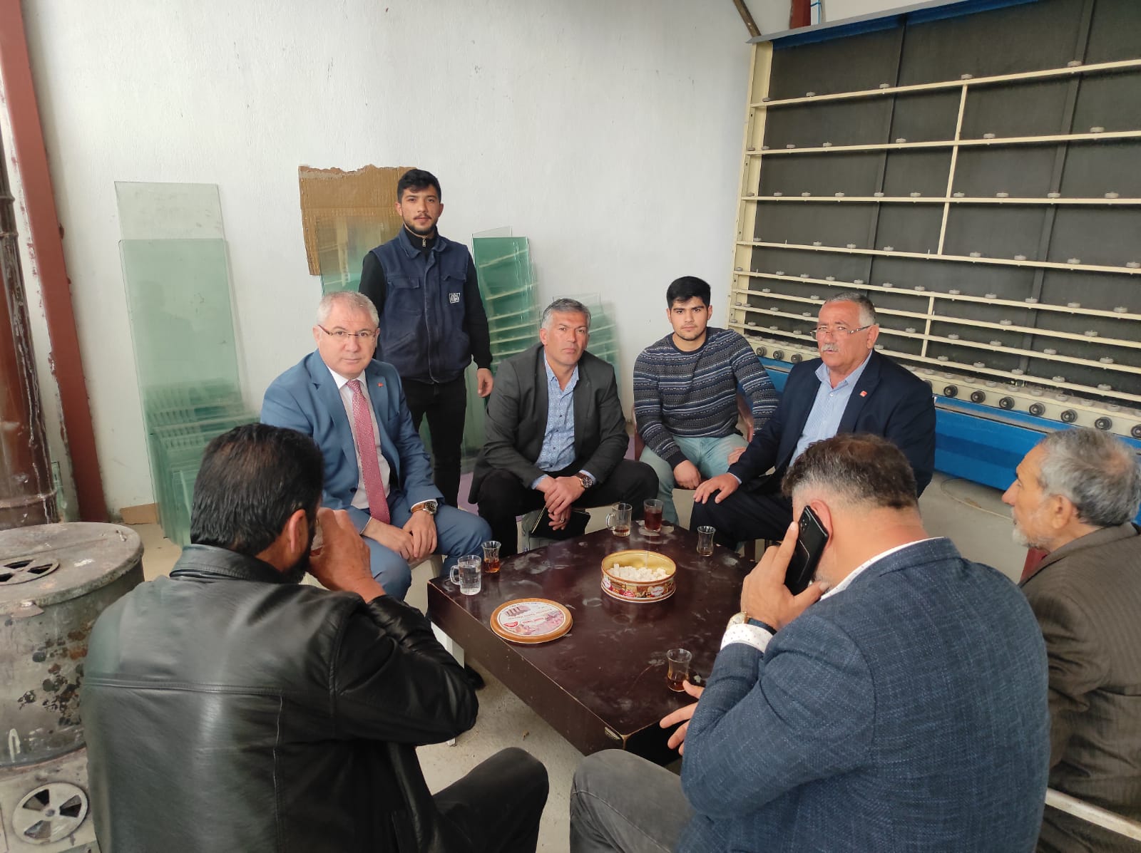 İnsanlar yardıma muhtaç edildi