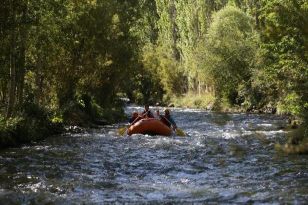 Müküs çayında rafting heyecanı 