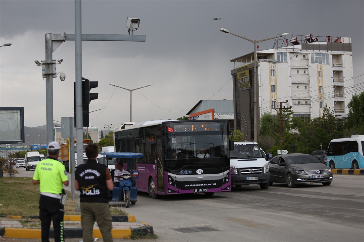 Van’da kural İhlali yapan 240 araca para cezası, 17 araç trafikten men edildi