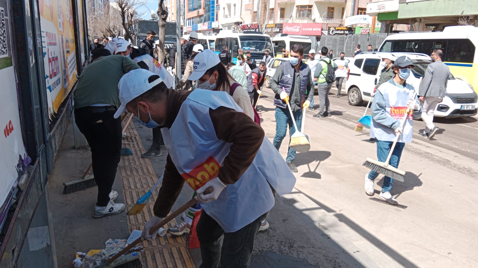 Van'da Temizlik Çalışmaları Yapıldı: İMO  ve Halk Destek Verdi