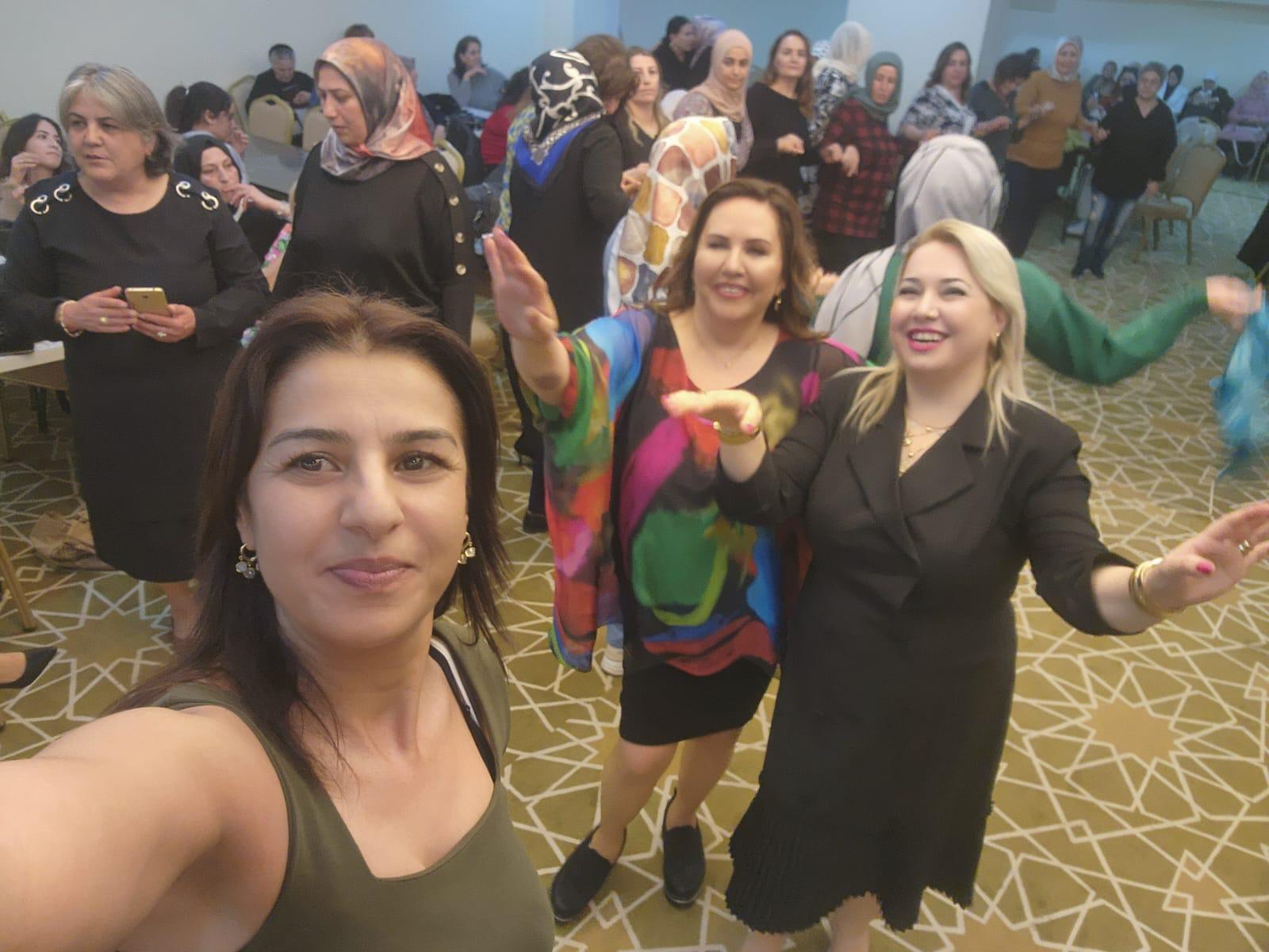 Vanlı Kadınlar Antalya'yı Salladı 