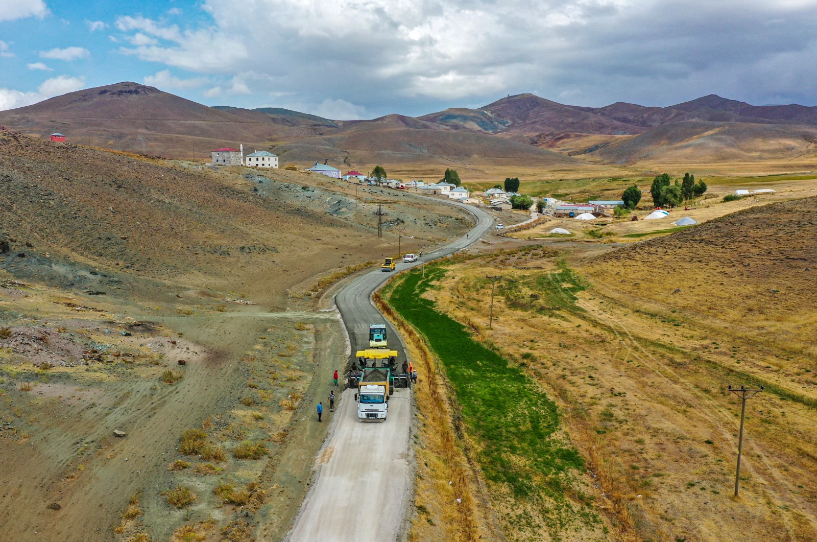 Yollara beton asfalt 