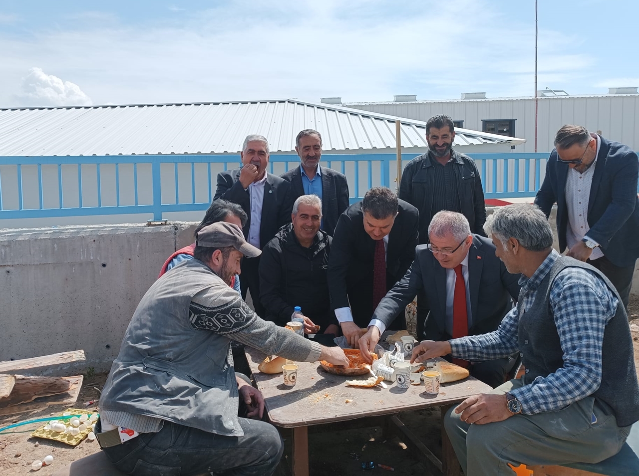 Çiçeği burnunda bir politikacı 