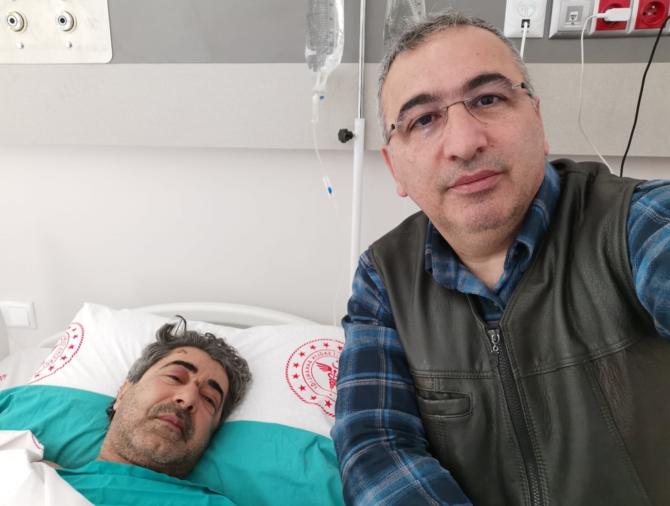 İskenderun'da enkazdan kurtarılan gazeteci o dehşet anlarını anlattı
