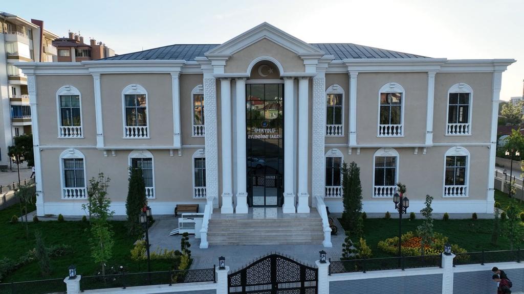 Evlendirme Sarayı Hizmete Açıldı