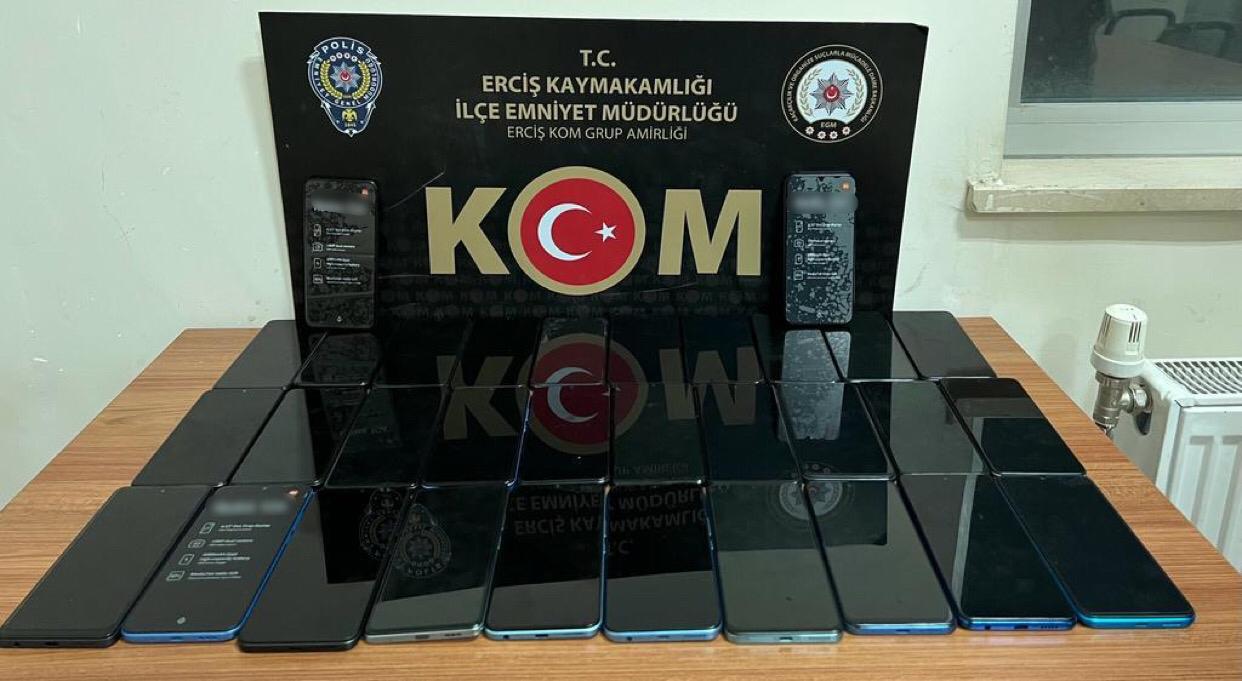 Van’da kaçakçılık yapan 17 şüpheli yakalandı