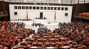 Meclis'te 'başörtüsü' gerginliği