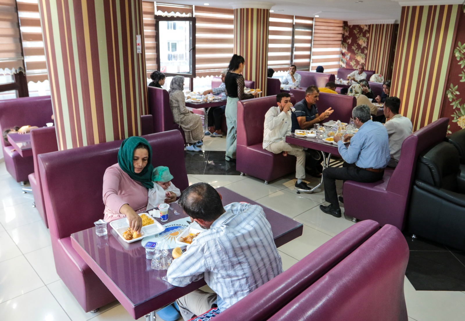 Refakatçi oteli dolup taşıyor