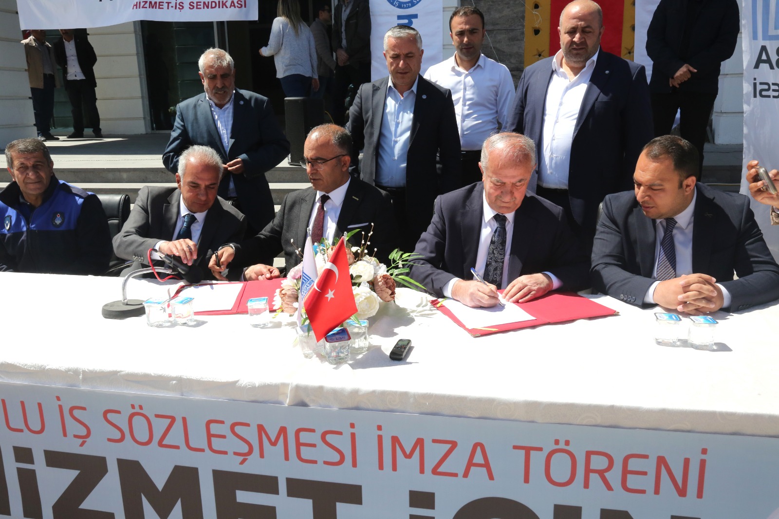 Tuşba’da Sözleşme Sevinci 