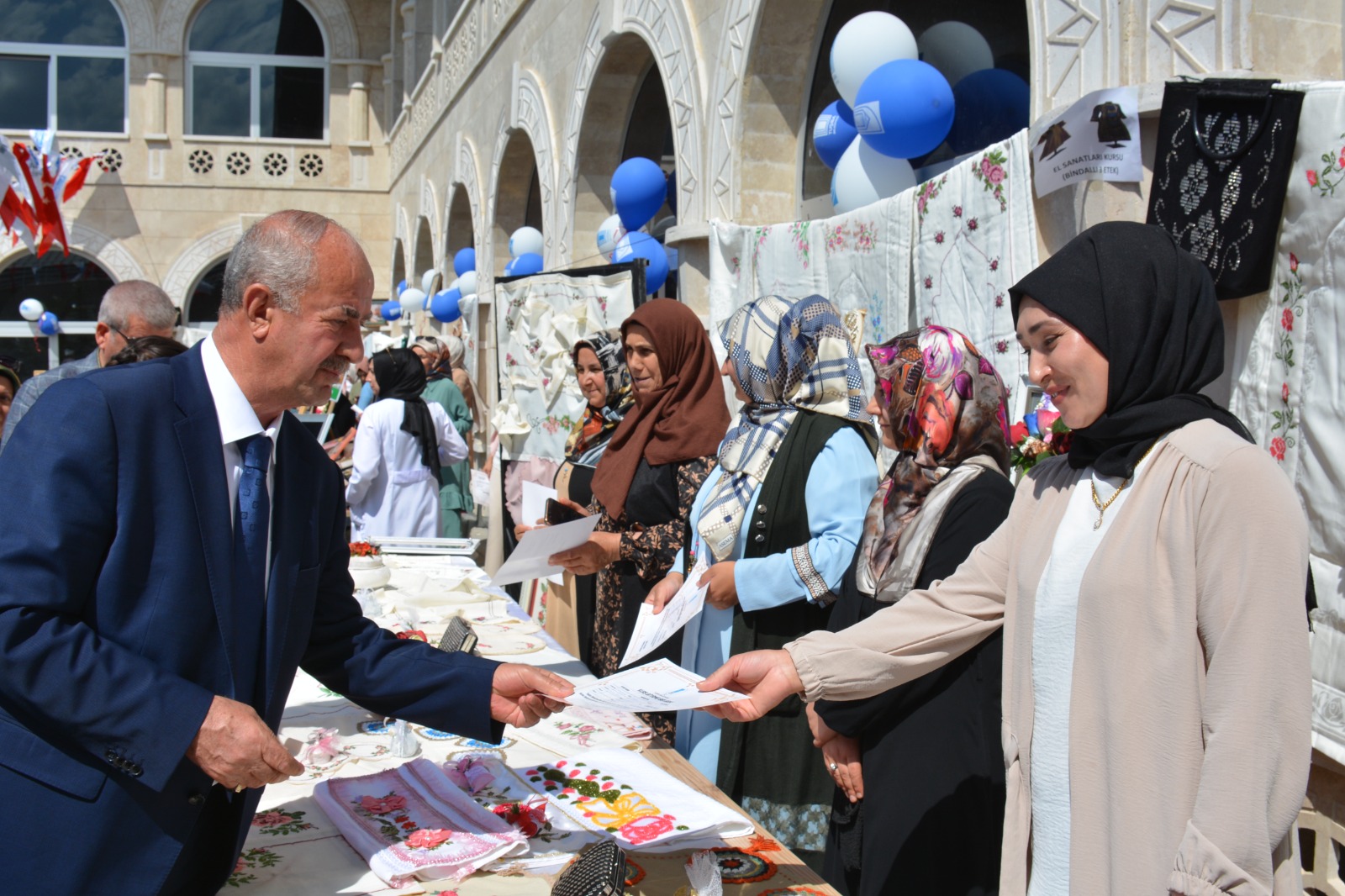 Tuşba’da Sertifika Sevinci 