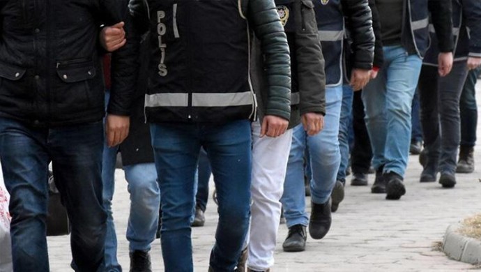 Van’da 12 Göçmen  Kaçakçısı Tutuklandı