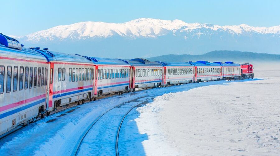 Turistik Van Gölü Ekspresi Seferlere Başlıyor: İşte Bilet Fiyatları!